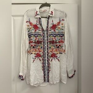 JOHNNY WAS Floral Embroidered Button-Up Shirt size medium ONE OF A KIND